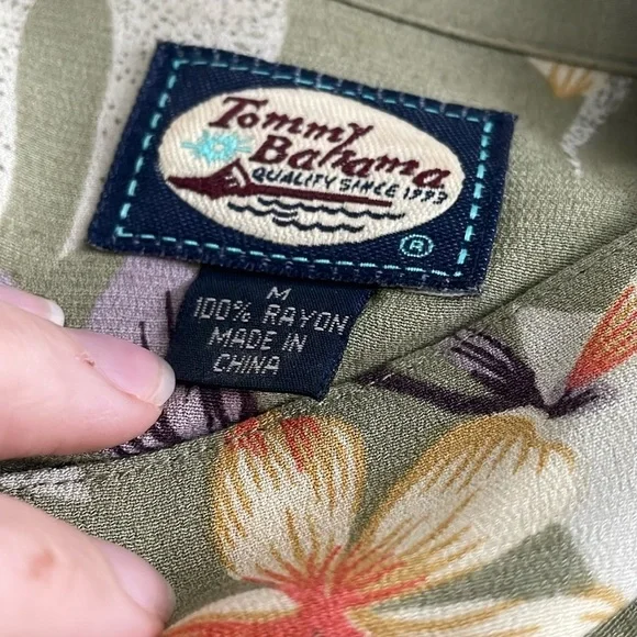 2 pc 100% silk Tommy Bahama floral Hawaiian Shirt Beige high rise Shorts Set - Picture 9 of 15
